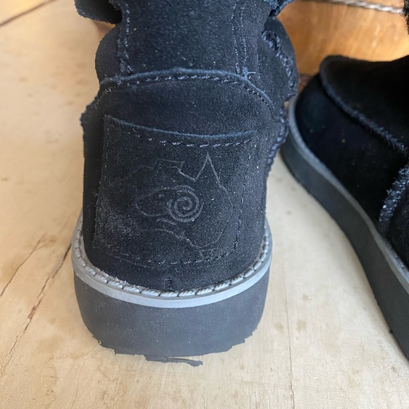 Aussie Merino Tasman Suede Tall Snow Boots - Size 4 - Black - Picture 5 of 9